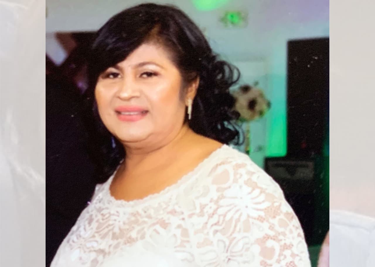 María Alcocer Elías, de 54 años, fue asesinada dentro de su vivienda en el condado fresno.
<br>