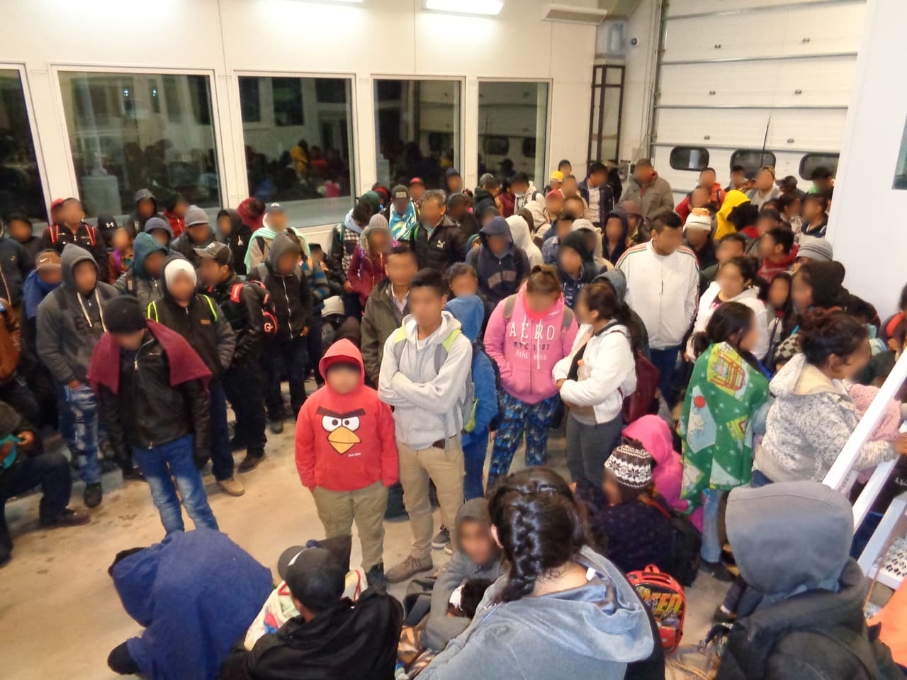 Detienen 290 migrantes que cruzaron la frontera por una zona gélida y remota de Nuevo México 