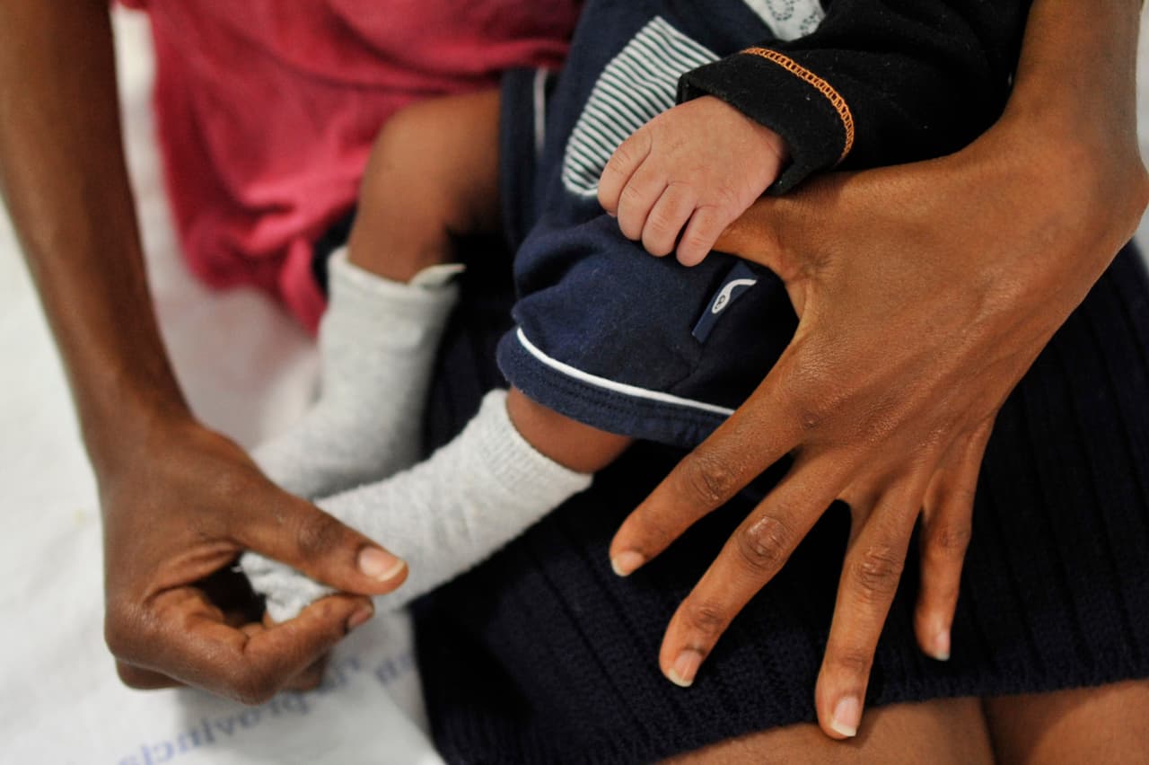 Algunas de las mujeres fueron secuestradas por los traficantes de seres humanos, quienes las obligaban a quedarse embarazadas. Foto de archivo.
