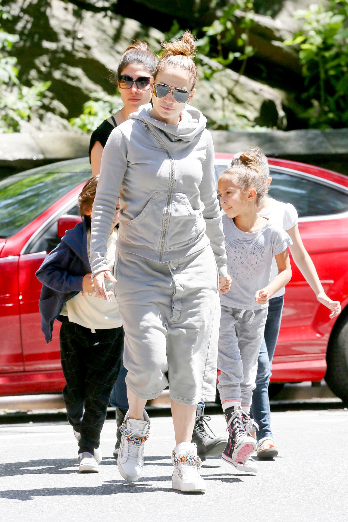 JLo y sus nenes salieron de paseo.