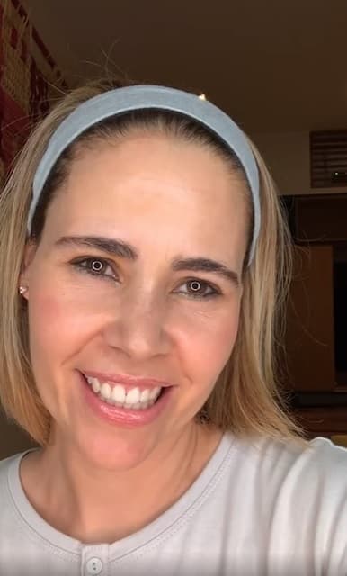 La actriz de 42 años se sinceró recientemente y contó que aunque extraña las telenovelas ahora 
<b>está <a href="https://www.univision.com/famosos/asi-de-grande-luce-la-hija-de-margarita-magana-villana-de-la-telenovela-teresa-y-el-actor-mauricio-aspe-fotos">disfrutando su faceta de mamá</a></b> con sus dos hijos menores 
<b>Constanza (9 años) y Mateo (6 años)</b>.