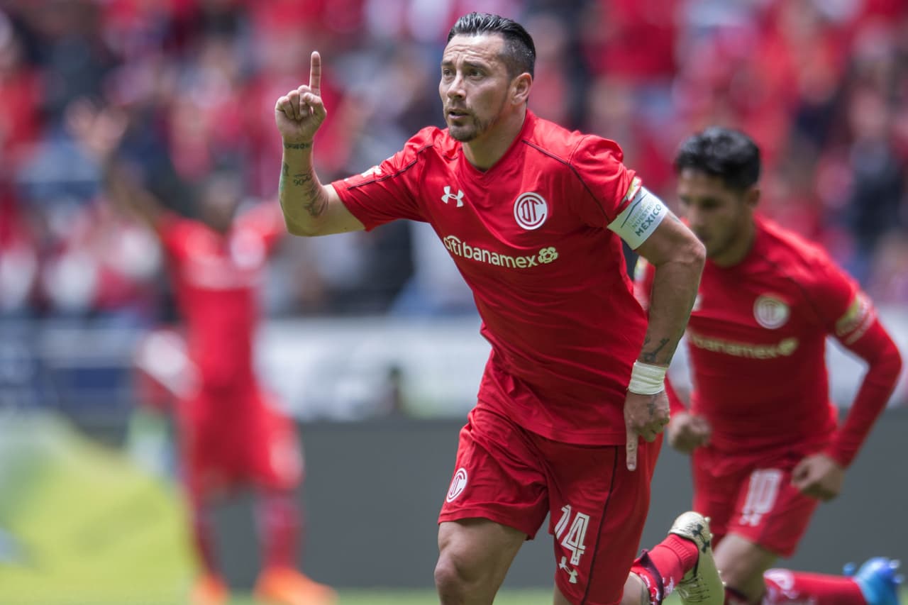 Y aunque tuvieron que esperar hasya el minuto 41 del segundo tiempo, los de Toluca celebraron de nuevo con gol de Rubens Sambueza para el 2-0.