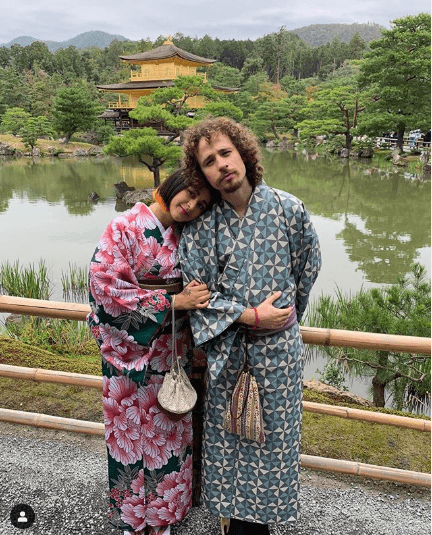 "Quiero ofrecer 
<b>una disculpa pública a Luisito Comunica</b> y a todos los afectados por exponer parte de su vida privada [...] Por respeto a la privacidad de terceros y porque este video se trataba de Ryan, quien fue quien aceptó jugar con nosotros , no sus amigos, es que decidí eliminar el video".