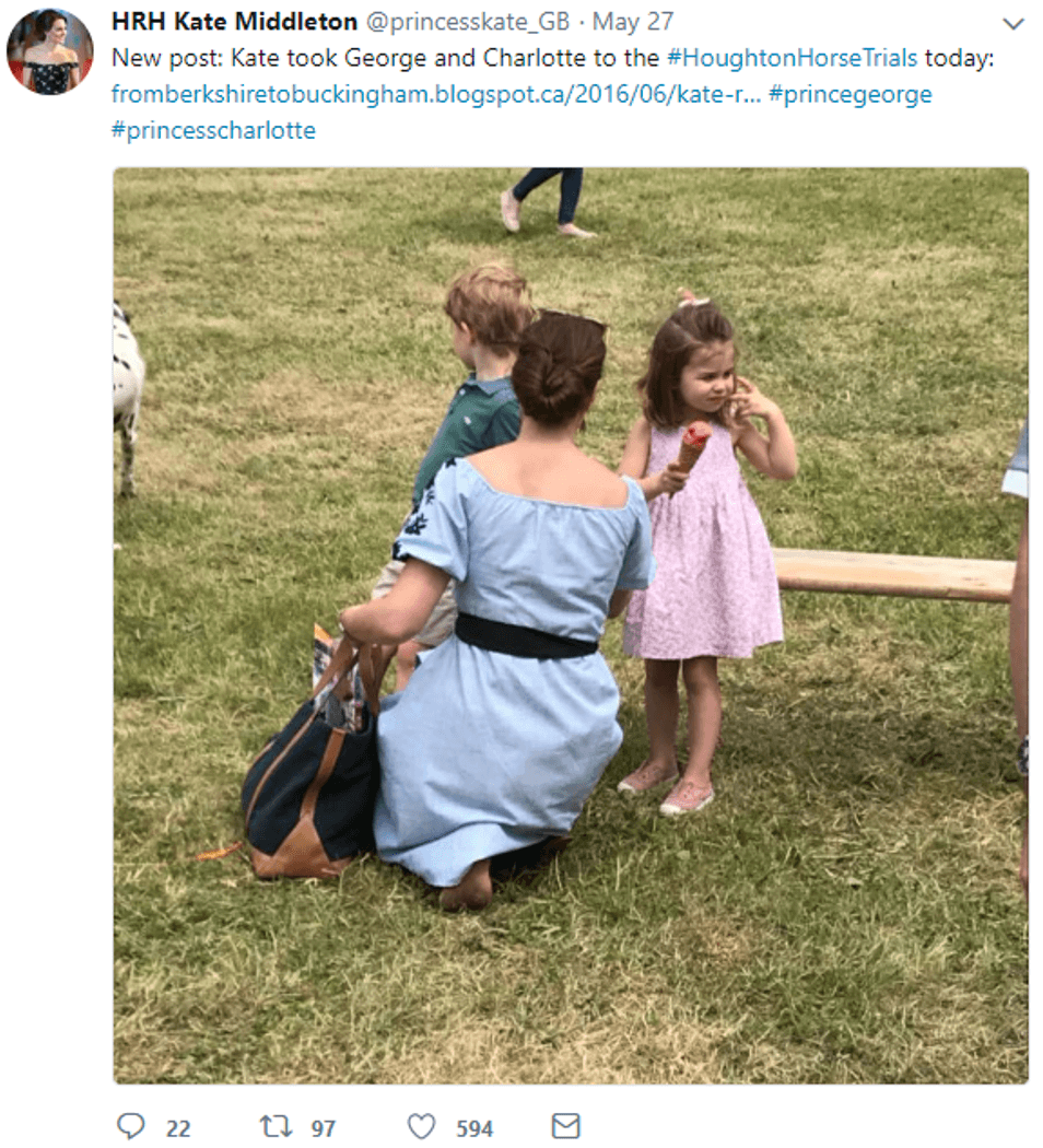 La duquesa, de 36 años, pasó un día familiar con sus hijos mayores, el príncipe George y la princesa Charlotte, en The Houghton Horse Trials, en Norfolk, al este de Inglaterra.