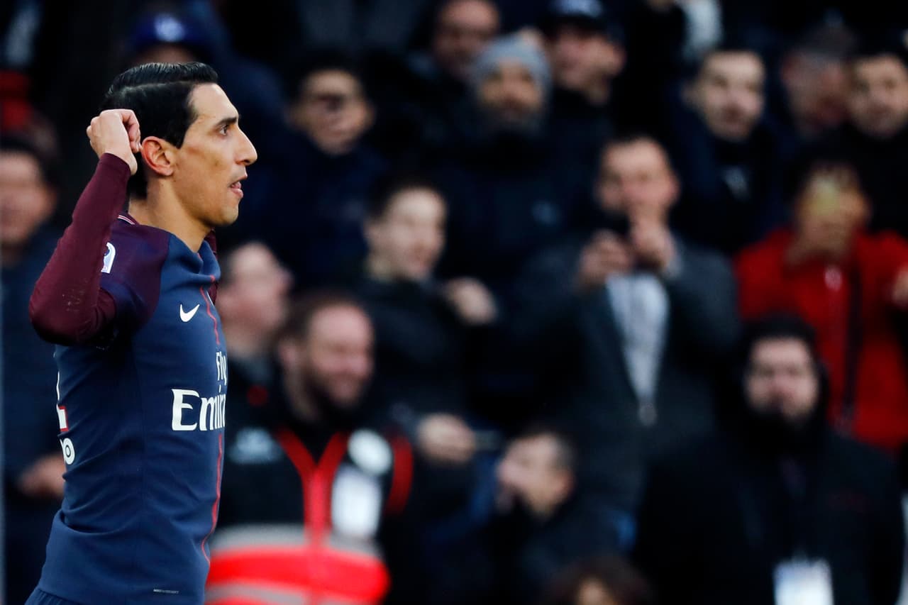 En el reinicio del partido, al minuto 22, el argentino Di María puso el 3-1 para el PSG aprovechando un error en salida de la defensa visitante.