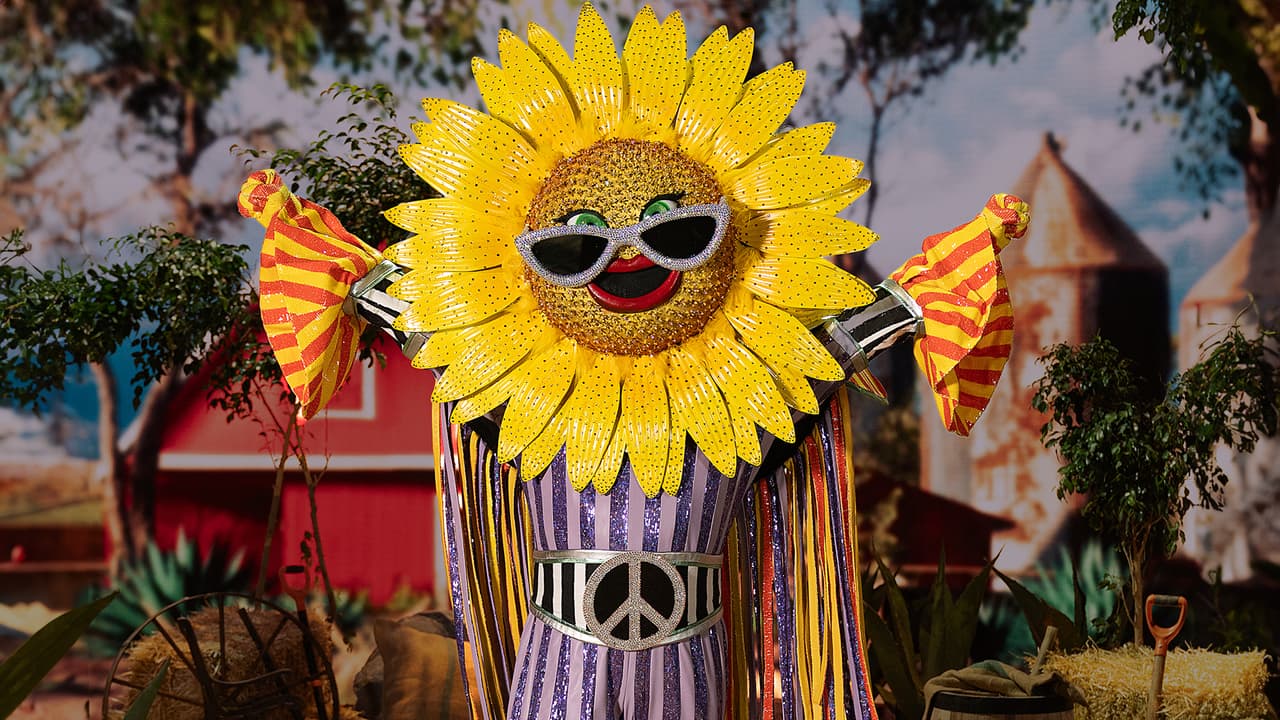 <h2 class="cms-H2-H2">Girasol</h2>
<br>Es un intrépido y valiente norteño, muy amiguero. Vive para disfrutar con sus amigos, rodeado de girasoles en la granja familiar, donde aprende la importancia de regar los sueños para lograrlos.