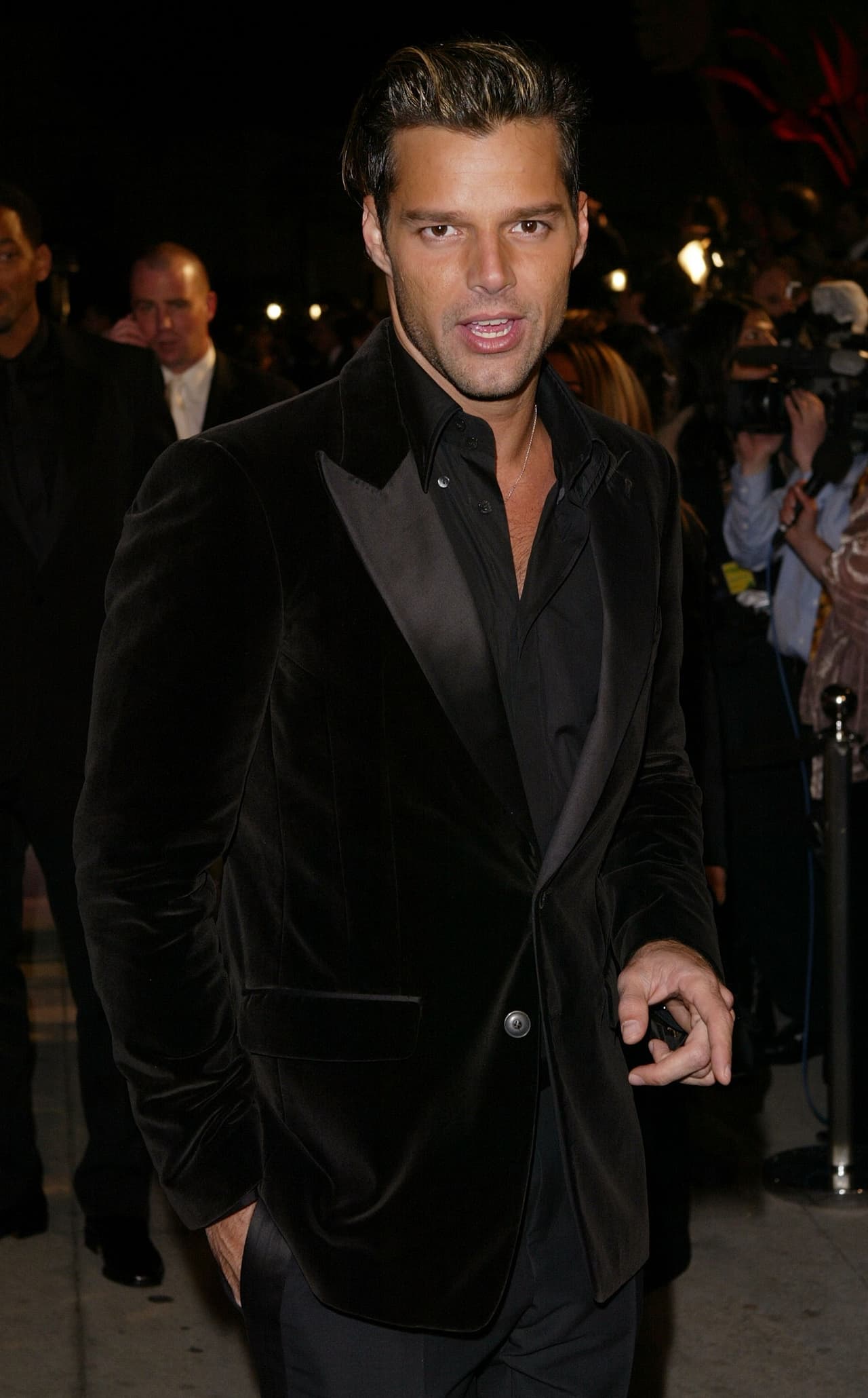 Esa primera entrega también reconoció La Canción Rompehielo. En esta categoría hubo 14 temas en competencia. Hace 15 años no había lugar de baile donde no sonara ‘La bomba’, de Ricky Martin, 'El listón de tu pelo' de Los Ángeles Azules, 'El Za Za Za' de Liberación, '¿A quién le importa?' de Thalía y 'Sabes a Chocolate' de Kumbia Kings y Pee Wee González.