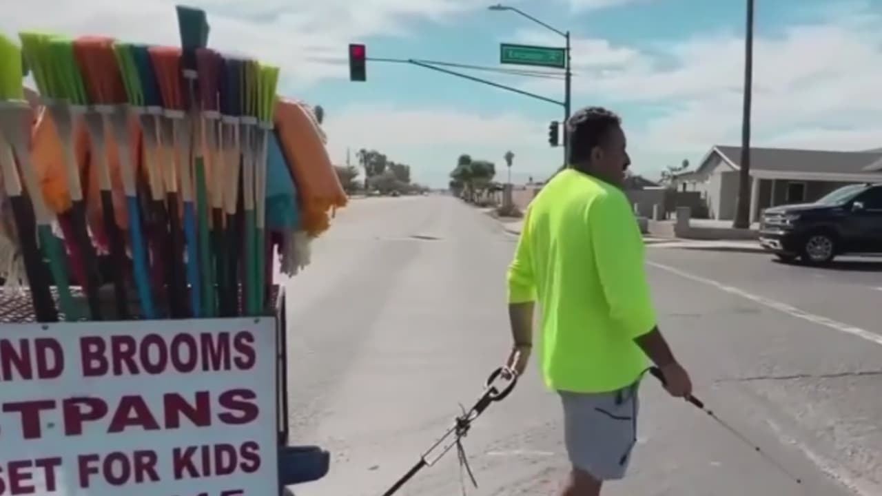 Fallece vendedor ambulante ciego de Phoenix, esta es su historia: