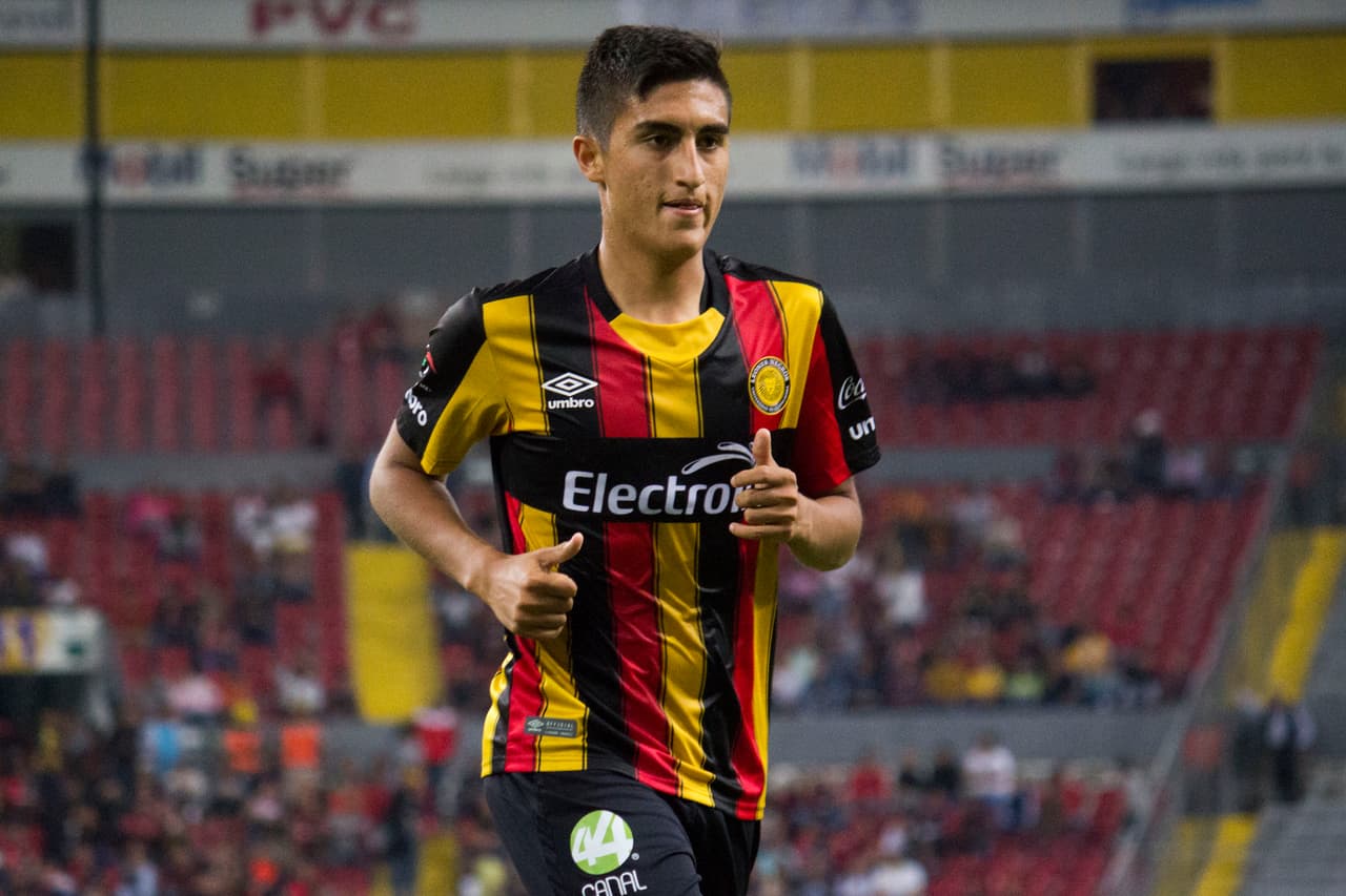 Daniel García se iba a las regaderas y dejaba a sus compañeros con nueve sobre el terreno de juego.