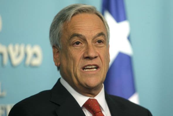 El presidente chileno escribió una frase que había aprendido de pequeño en un colegio alemán de Santiago, "Deutschland über Alles" ("Alemania por encima de todo"). La frase daba comienzo al himno alemán durante la época del nazismo y está fuertemente asociada al movimiento iniciado por Adolfo Hitler.