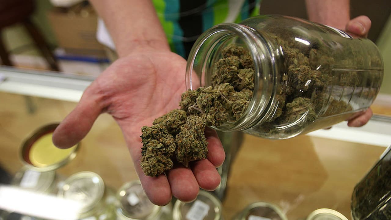 Legisladores de Nueva York finalizan acuerdo para la legalización de la marihuana recreativa: lo que debes saber