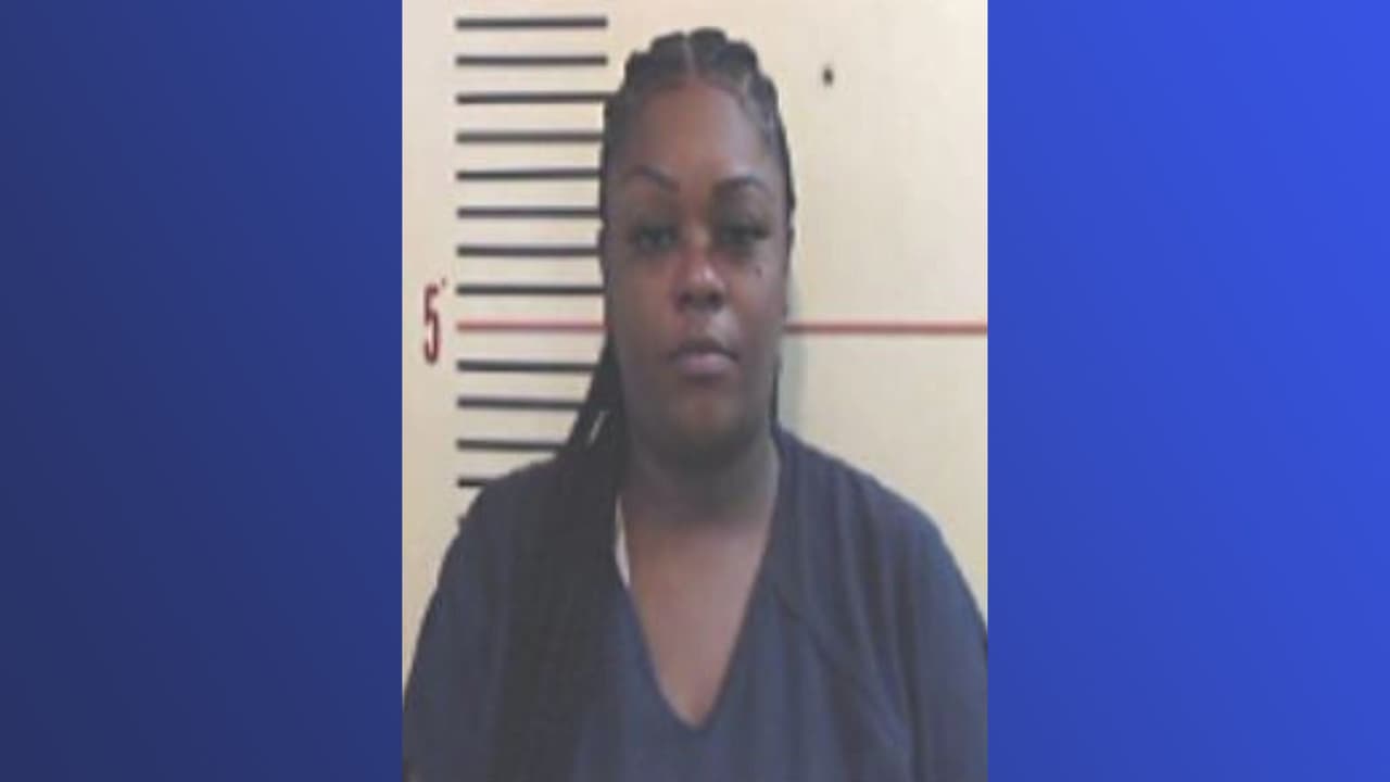 Arrestan a una mujer tras hallarle animales muertos y hasta un toro dentro de su casa