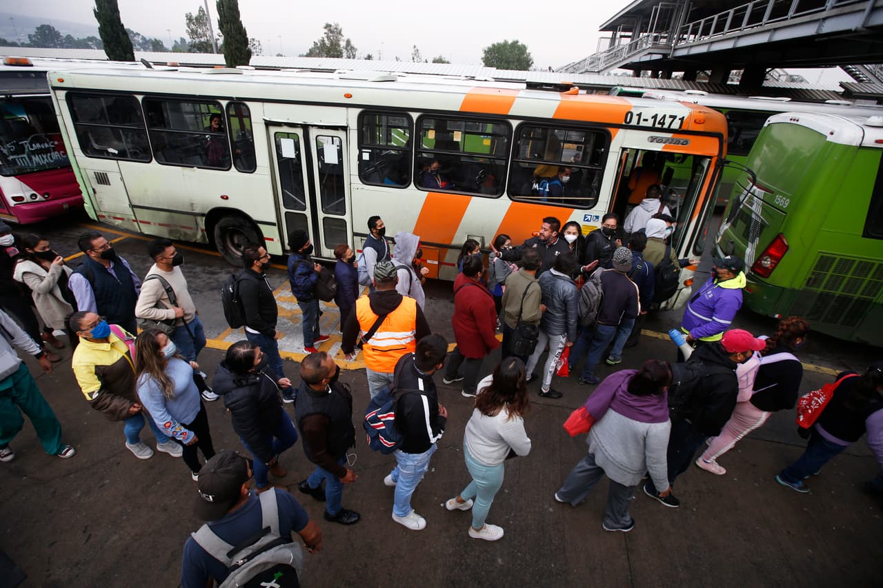 Más de 375,000 personas han sido afectadas tras el accidente del metro en Ciudad de México