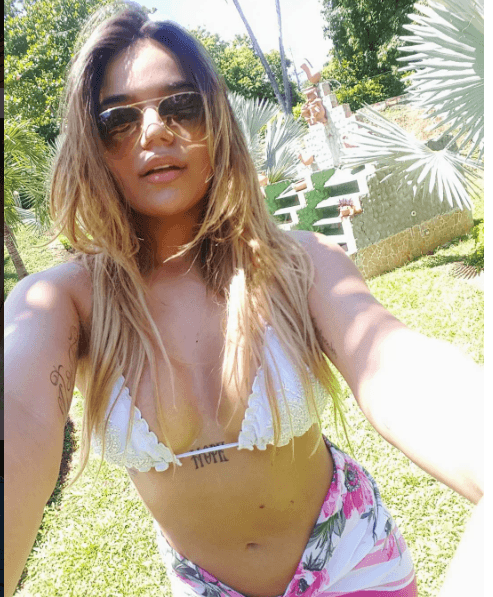 Otra que resultó fanática del Sol, es la artista Karol G, ya que en su cuenta de Instagram presume diversas imágenes en las que luce bikinis y otros atuendos.