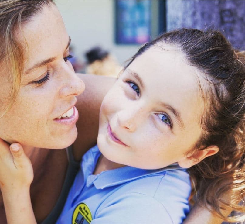 Maky y su hija Mía cuando era pequeña