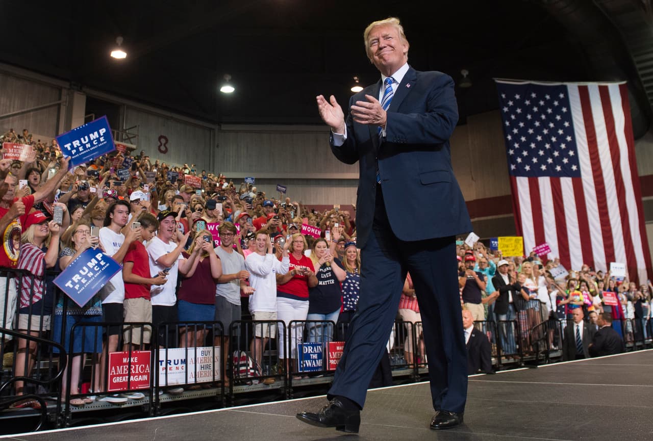 Dos imprecisiones y dos mentiras en un solo tuit de Donald Trump