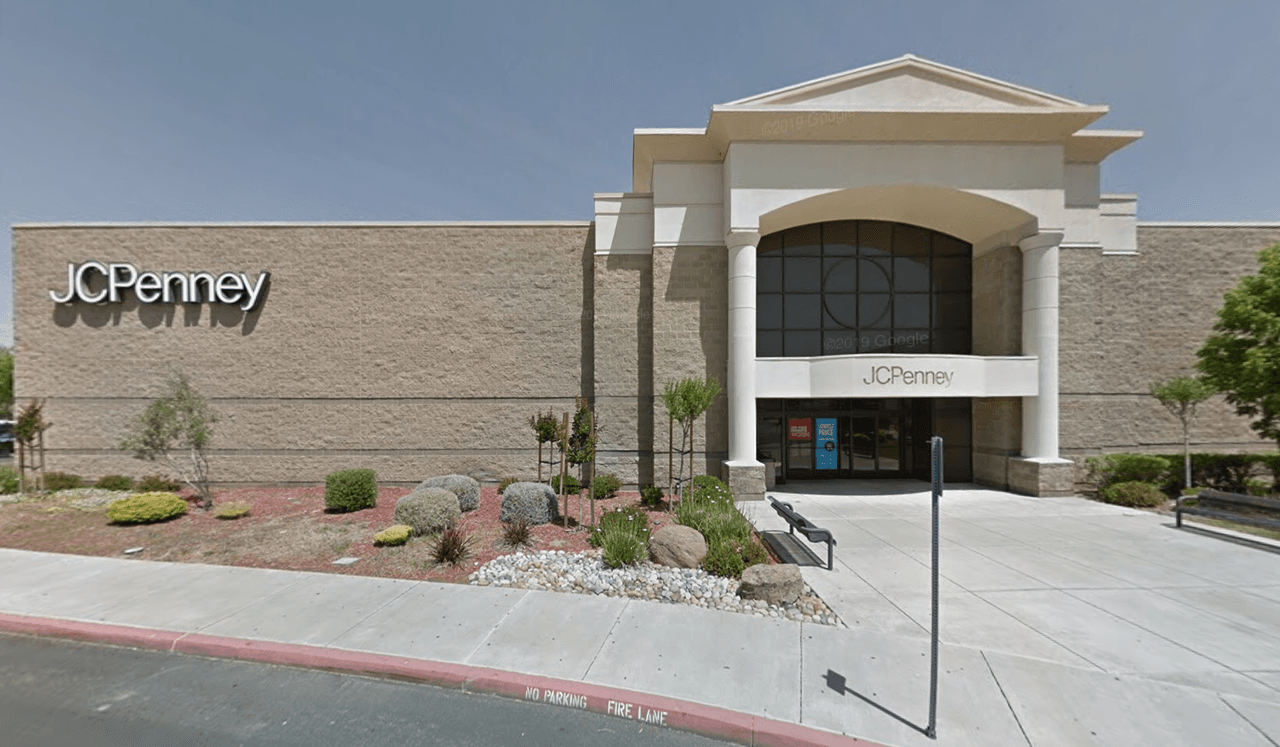 Localizado en el número 3100 Naglee Rd, en la ciudad de Tracy.