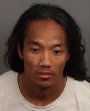 Atrapan a supuesto ladrón de Mercedes-Benz por quedarse dormido