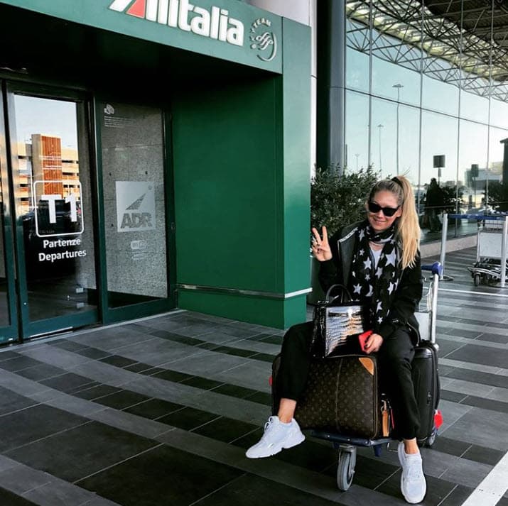 Esta fotografía también llamó la atención de sus seguidores porque, aseguran, que si la ven no parece una mujer que acaba de parir apenas hace dos meses.