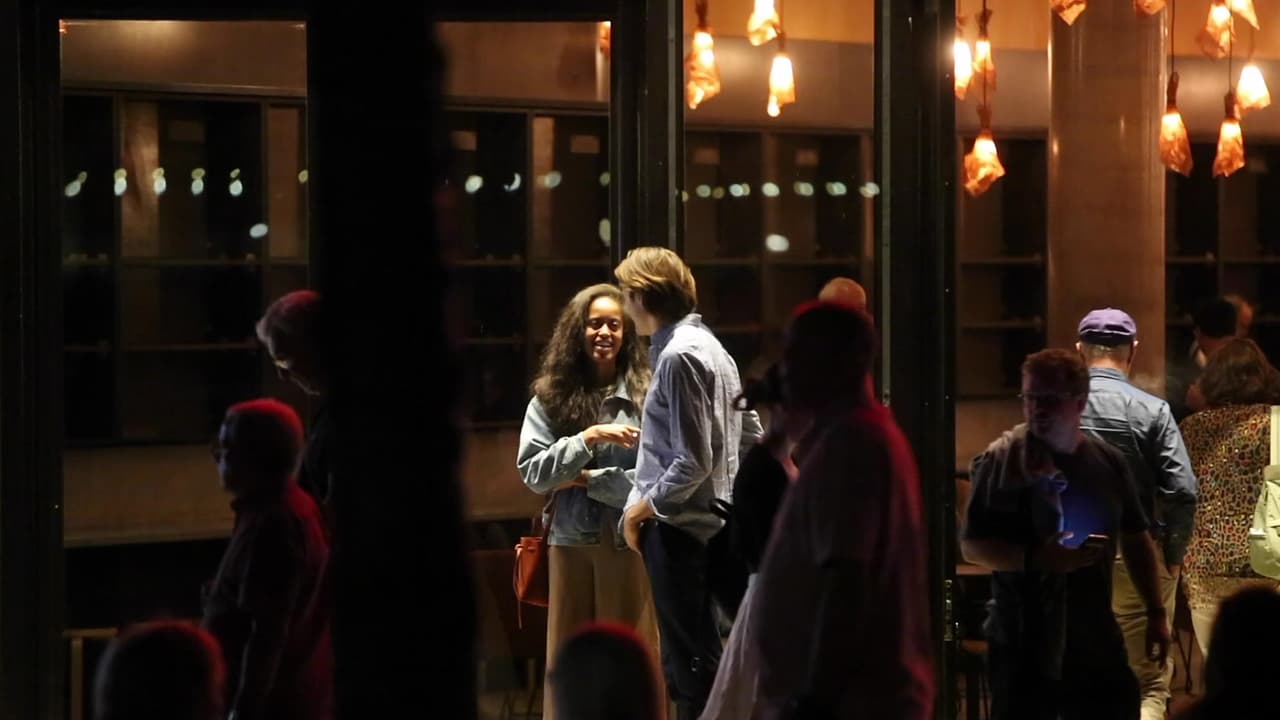 De acuerdo con 
<a href="https://www.vanityfair.com/">Vanity Fair</a>, la hija de los Obama y su novio asistieron a la obra '
<a href="https://bridgetheatre.co.uk/whats-on/allelujah/"><b>Allelujah</b></a>
<b>!</b>', producida por el dramaturgo 
<b>Alan Bennett,</b> en el 
<b>Bridge Theatre</b> ubicado en la Torre Bridge en el centro de la capital inglesa.