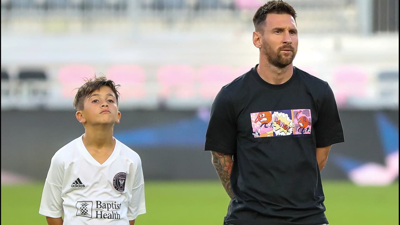 ¡Inolvidable! Messi salió a la cancha con su hijo en Miami