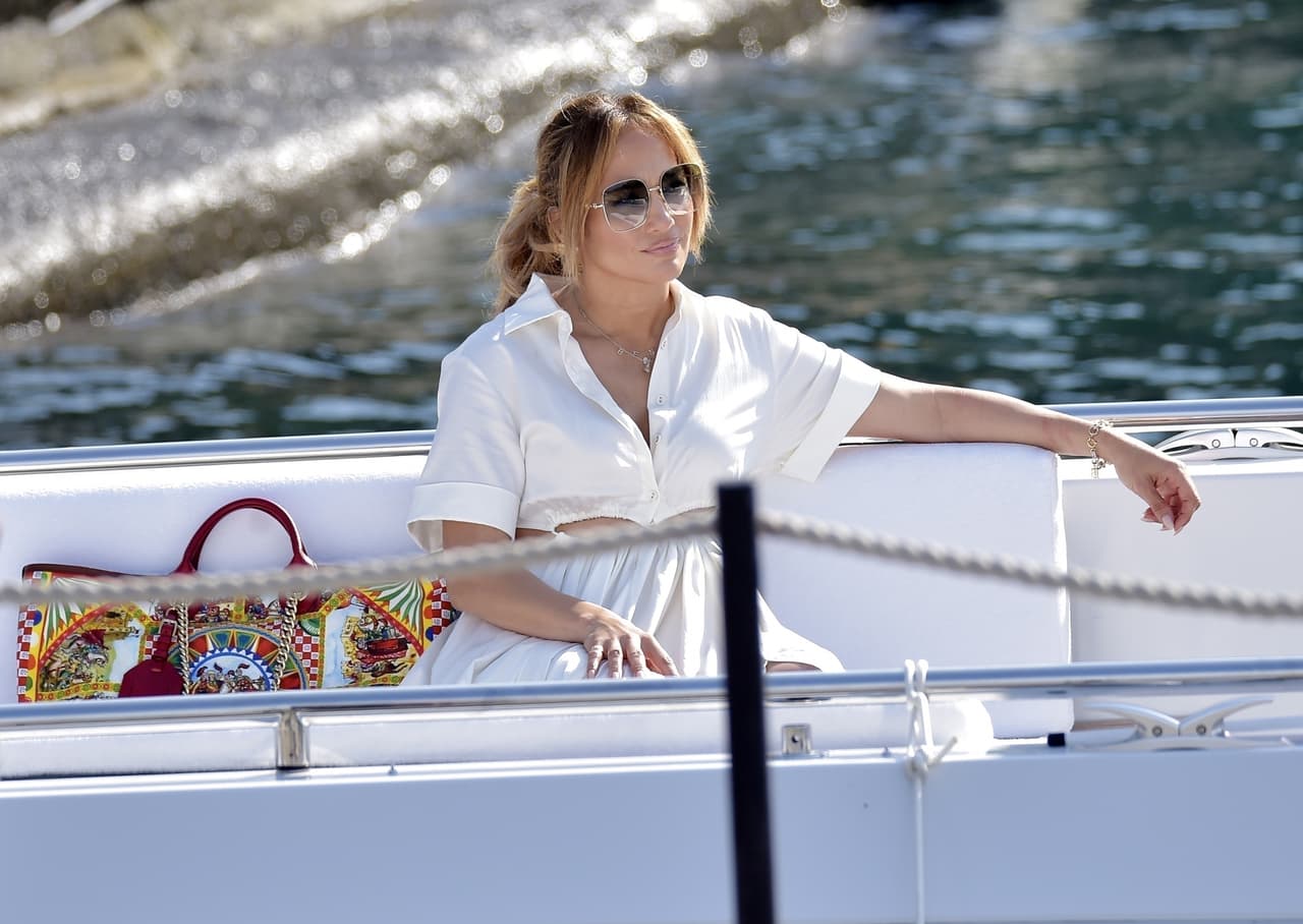Las vacaciones acabaron para 
<b><a href="https://www.univision.com/temas/jlo" target="_blank">JLo</a></b>, por lo menos en el lujoso yate que alquiló para pasear por Europa al lado de su novio 
<b><a href="https://www.univision.com/temas/ben-affleck" target="_blank">Ben Affleck. </a></b>
<br>