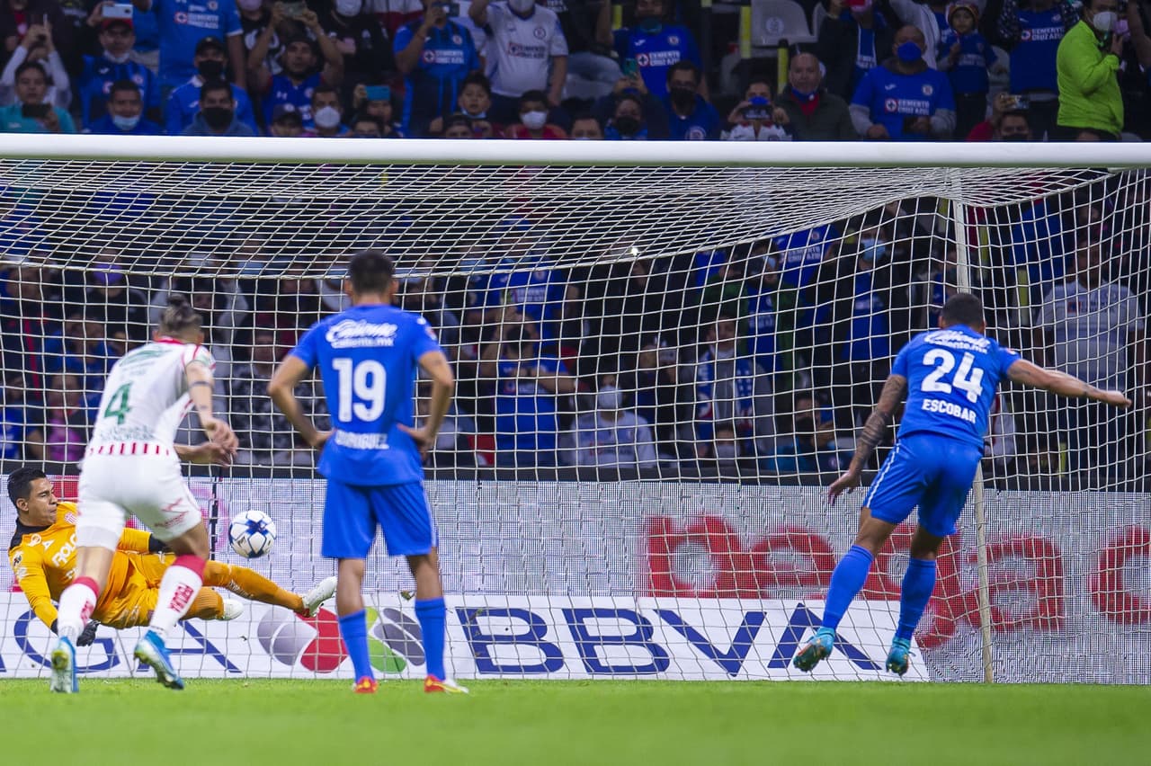 Cruz Azul y Necaxa protagonizaron un partido que tuvo un final cardiaco.