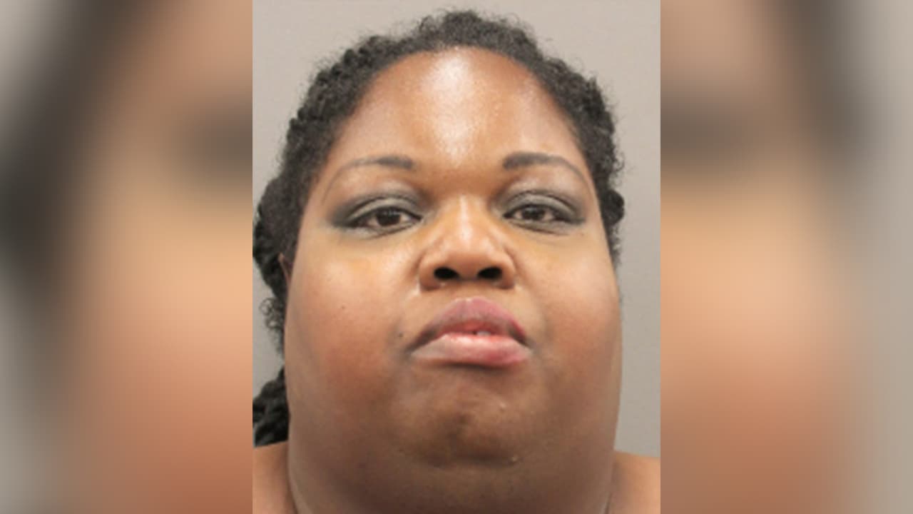 Margo Altovise Williams, es buscada por poner en peligro a un menor de edad.