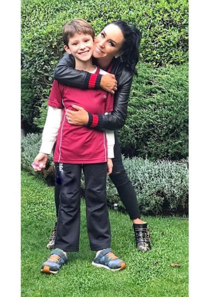 Aunque no nació de su vientre, 'Mayito' también es hijo de la conductora. Él es el primogénito de Víctor, su actual esposo.