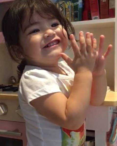 ¡Está para coméserla a besos! La sonrisa de baby Giulieta tiene un magnetismo cautivador.