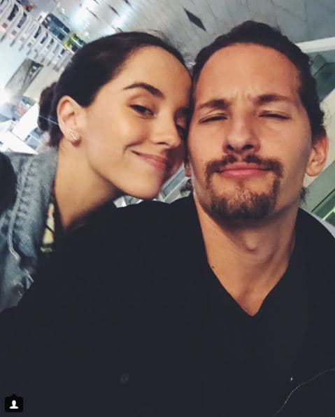 Mau Montaner, del dúo Mau y Ricky e hijo del cantante Ricardo Montaner, se casó con su novia Sara Escobare en las playas de Tulum, en el estado mexicano de Yucatán el pasado viernes 2 de febrero de 2018.