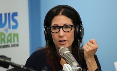 Bobbi sigue siendo la directora creativa de la marca y además comparte su experiencia en el radio, revistas, periódicos, páginas web y en la televisión. Ha participado en programas como Good Morning America, The Today Show y Oprah. Además es la editora en jefe de Yahoo. También trabajó durante tres años como editora de Beauty & Lifestlyle de la revista
<a href="http://www.health.com/health/gallery/0,,20498933,00.html">Health</a>.
<br>