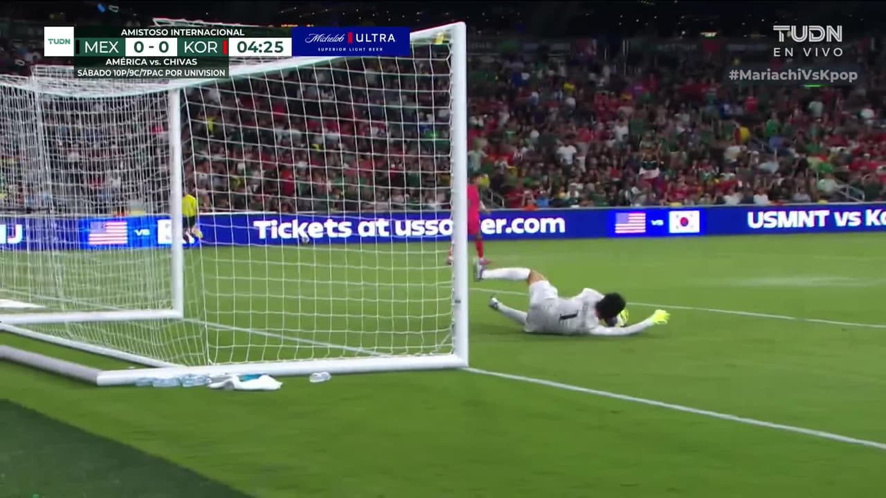 ¡TIRO ATAJADO! disparo por Érik Lira.