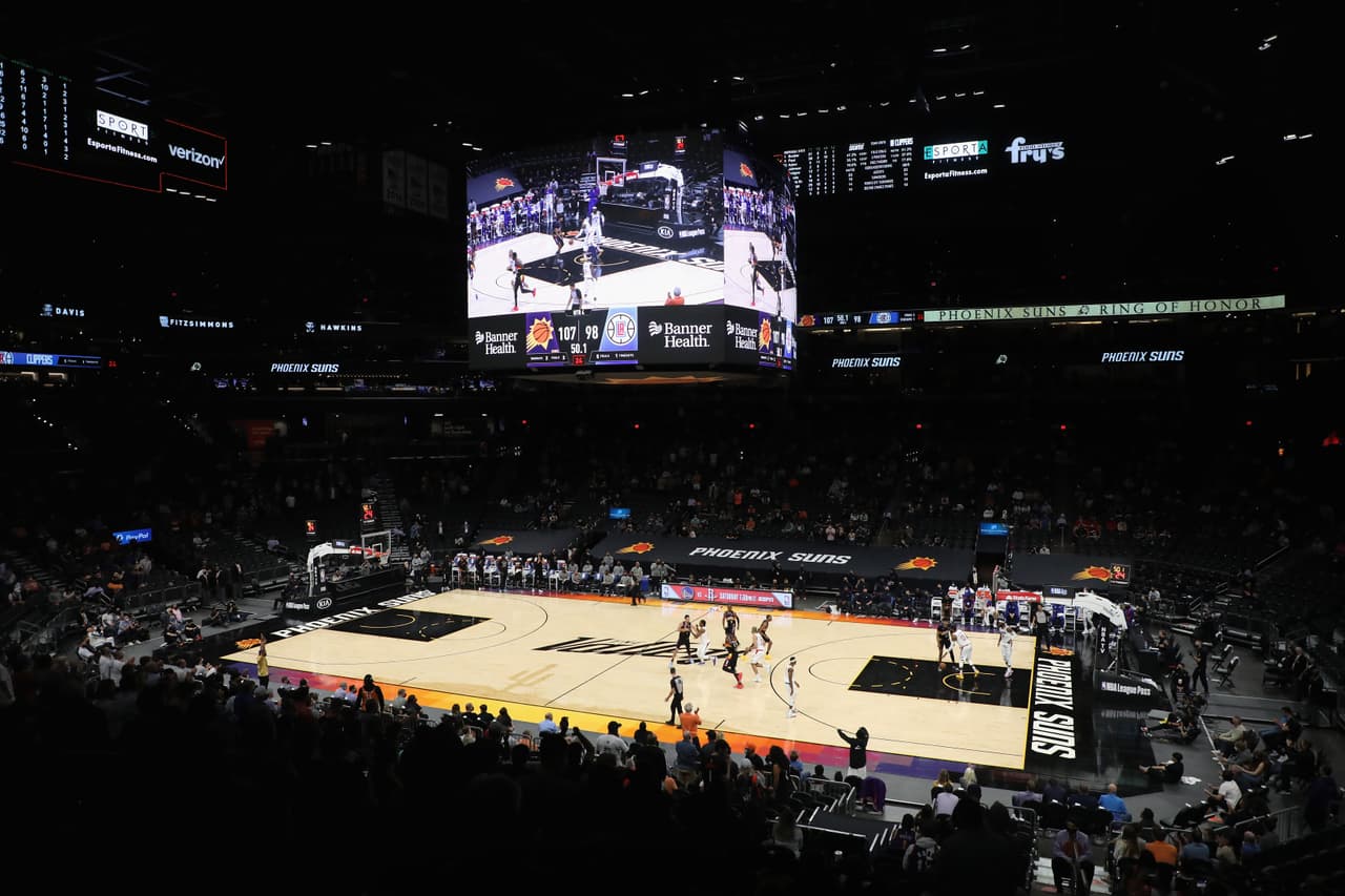 El juego se llevó a cabo en la casa de los Suns en Phoenix, Arizona.
<br>