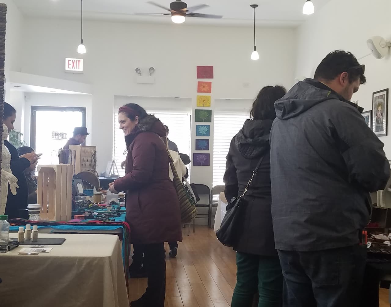 El mercado comunitario de curación en Pilsen es un lugar de encuentros para los vecinos del sector.