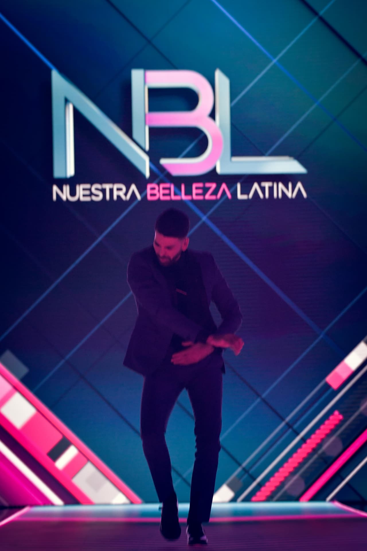 "Yo por mi público, lo que les haga reír y entretenerse", publicó en su cuenta de Instagram.