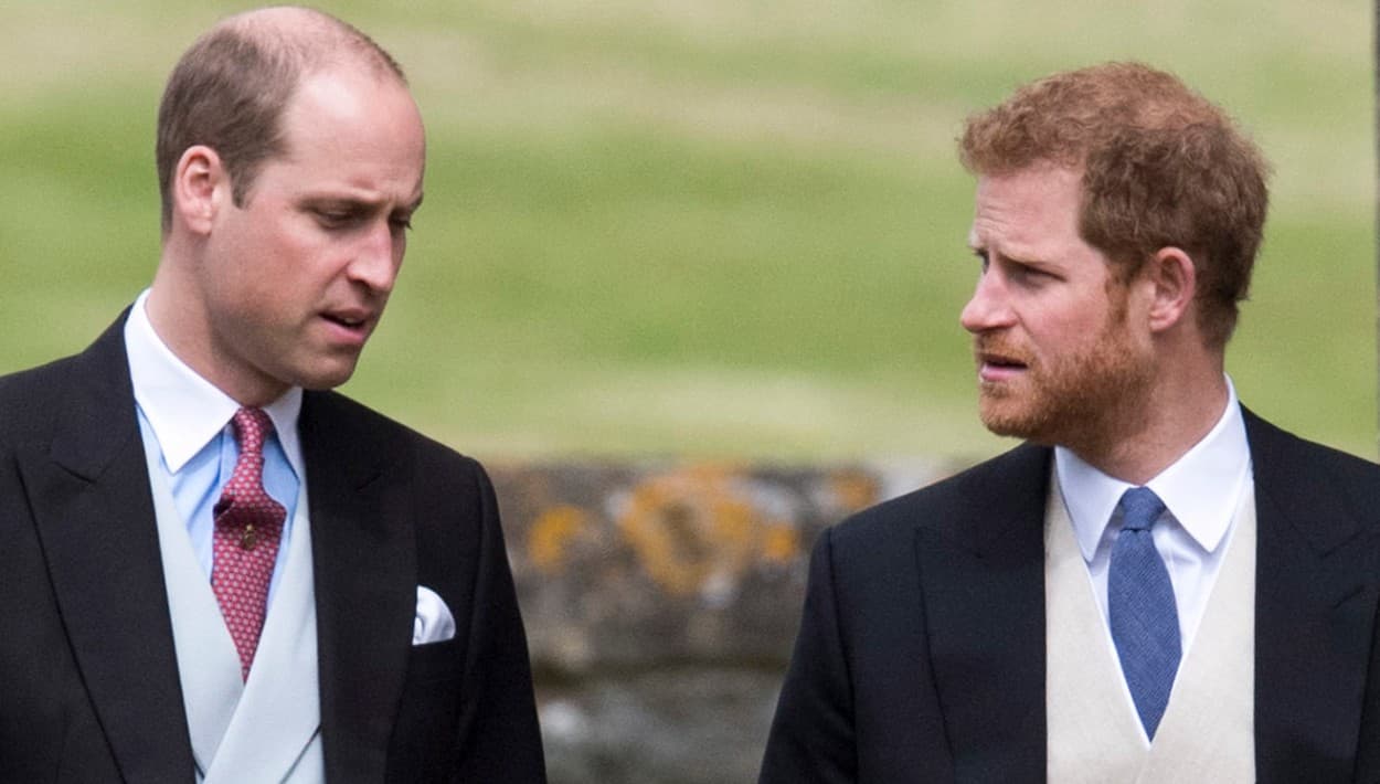 El príncipe William interpretó como "un golpe bajo" que su hermano Harry filtrara la conversación que tuvieron
