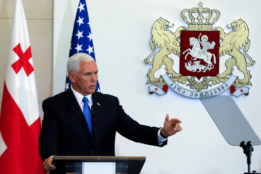 Pence asegura que Trump firmará "pronto" las sanciones contra Rusia