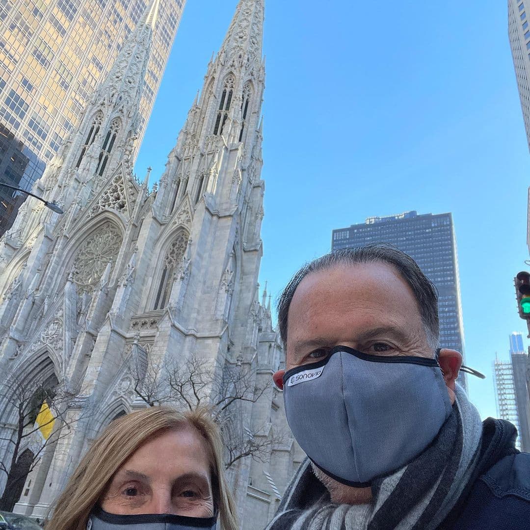 Como ha sido tradición por más de dos décadas, el querido 
<b>Raúl de Molina</b> viajó a Nueva York para recibir el 2021 en Times Square.