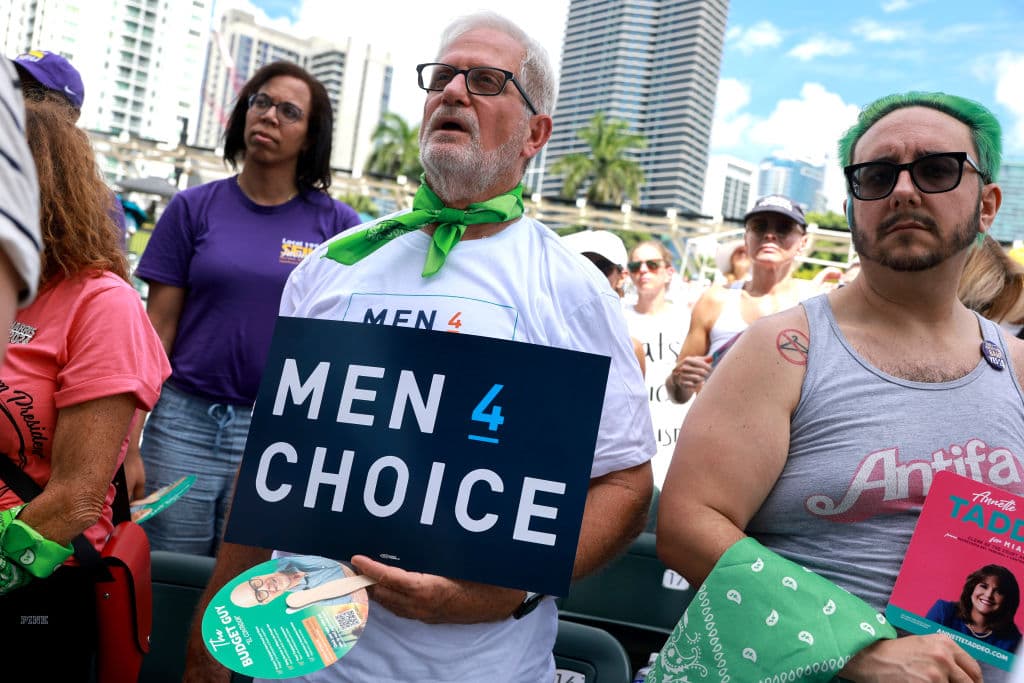 La medida cuenta con el respaldo de personas de diversos géneros que 
<b>luchan contra la eliminación de derechos </b>previamente
<b> <a href="https://www.univision.com/noticias/elecciones-en-estados-unidos-2024/cual-es-el-estado-del-derecho-al-aborto-a-dos-anos-de-la-derogacion-de-roe-vs-wade" target="_blank">conquistados y adquiridos</a></b>.