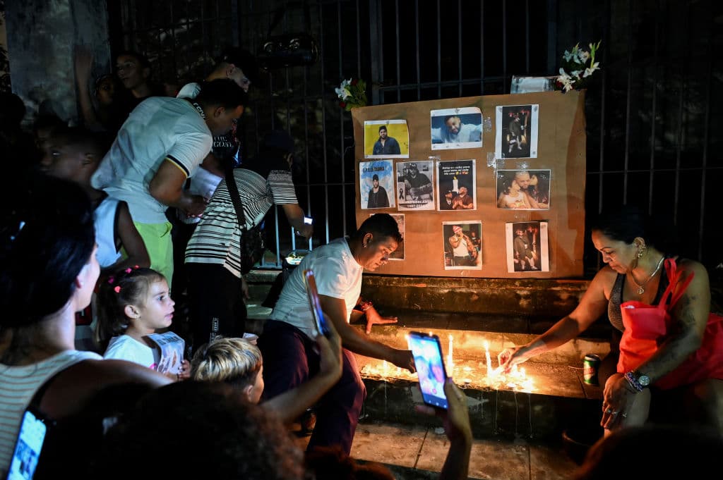 La investigación del caso evidencia que 'El Taiger' no atentó contra su vida, pues no habría sido posible que después de darse un disparo, caminara y se colocara en el Mercedes Benz donde lo hallaron.