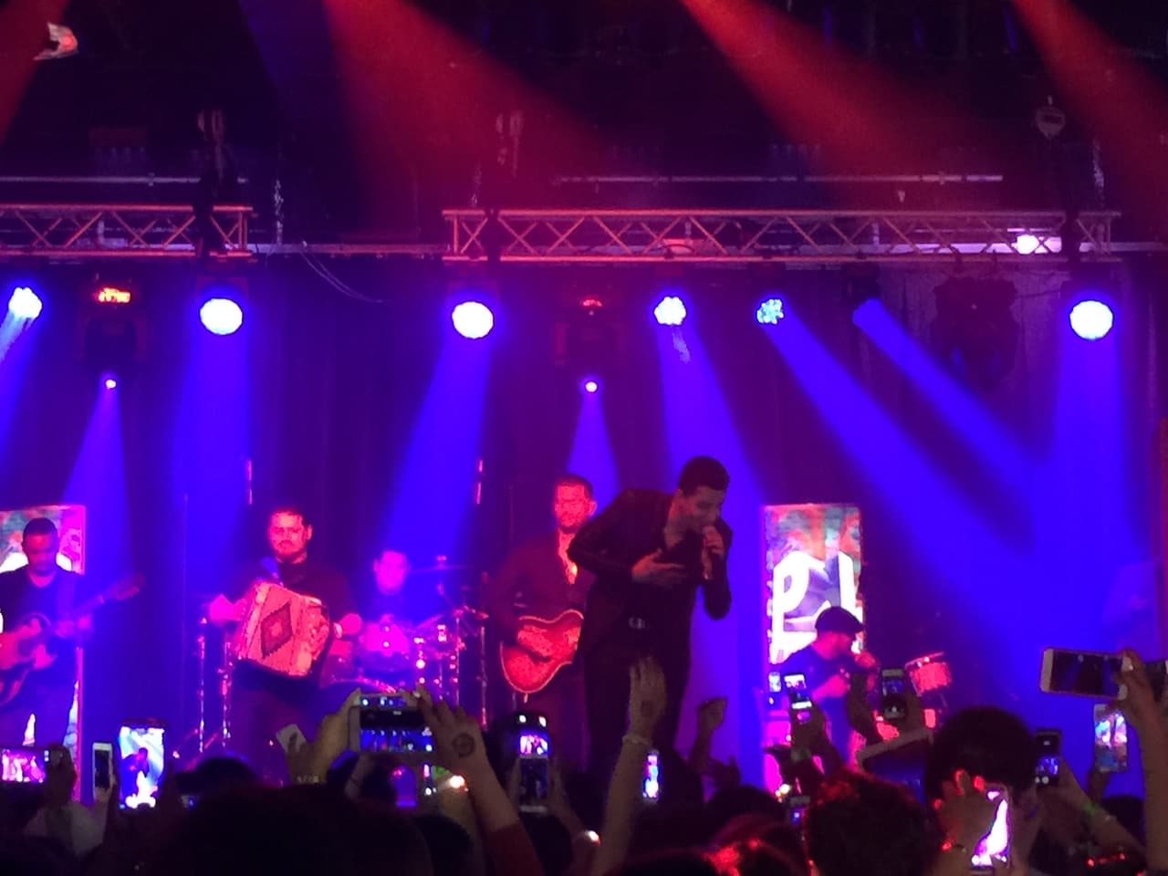 El popular cantante es uno de los más nominados en la próxima entrega de Premios Juventud 2015