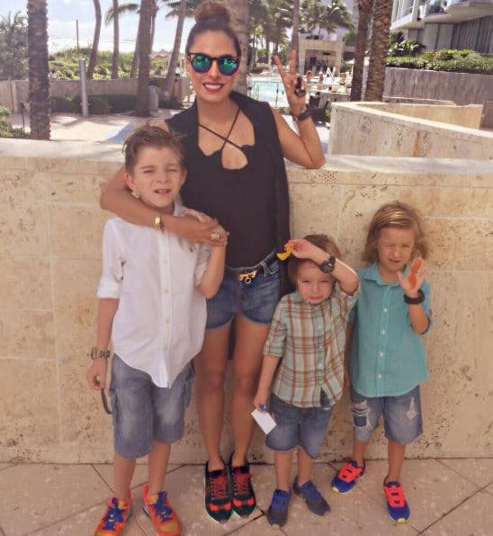 Gali es una mamá de tiempo completo y siempre ha asegurado que no es madre de un solo hijo, sino de tres.