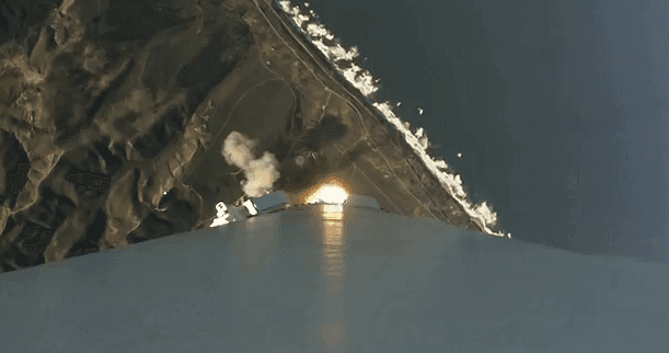 Cámara de video en primera fase del cohete en ascenso capta la costa de California.
