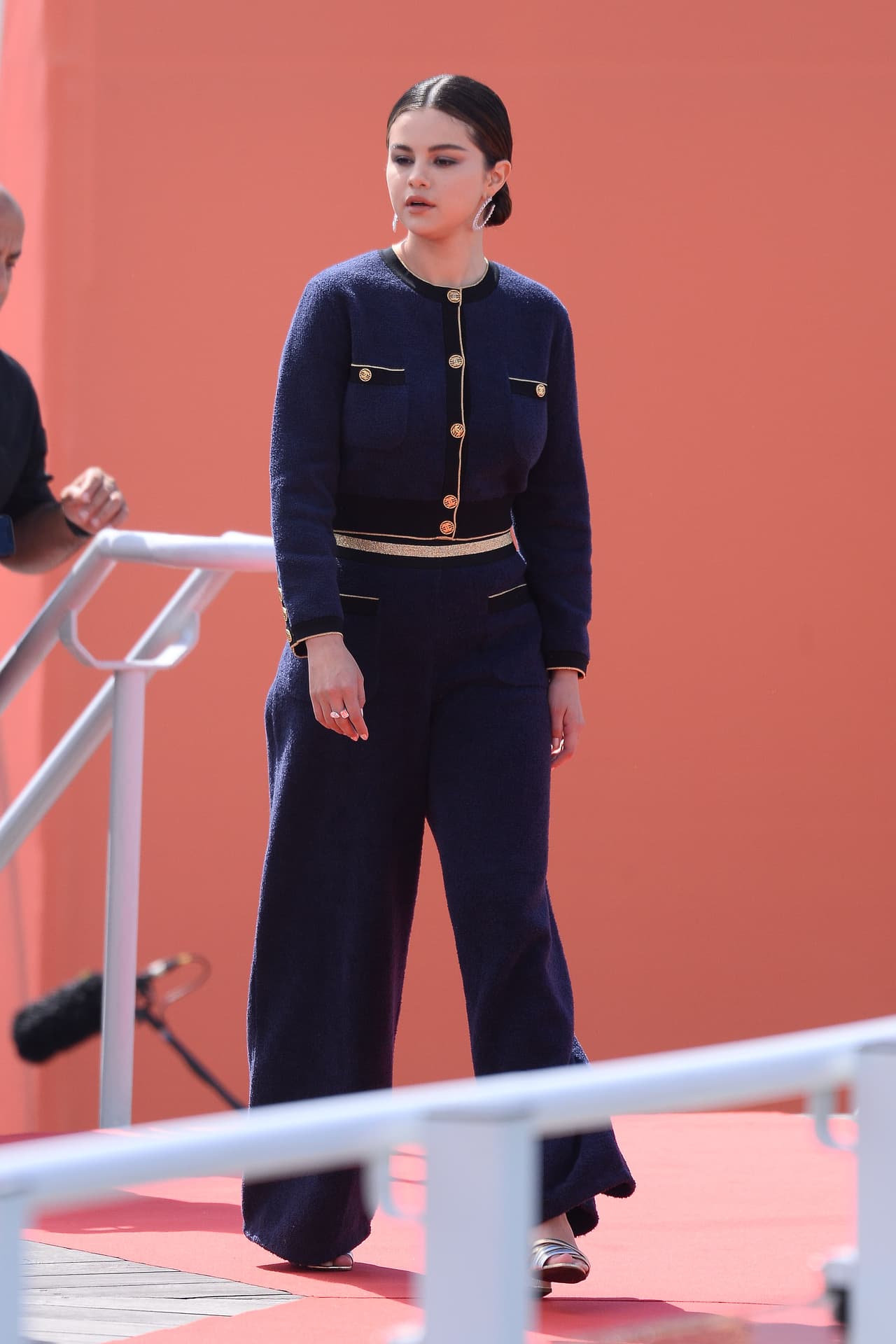 “Tengo cuidado (con el uso de redes sociales). (Recomiendo) poner 
<b>límite de tiempo</b> de cuándo usarlas”, aconsejó Selena.