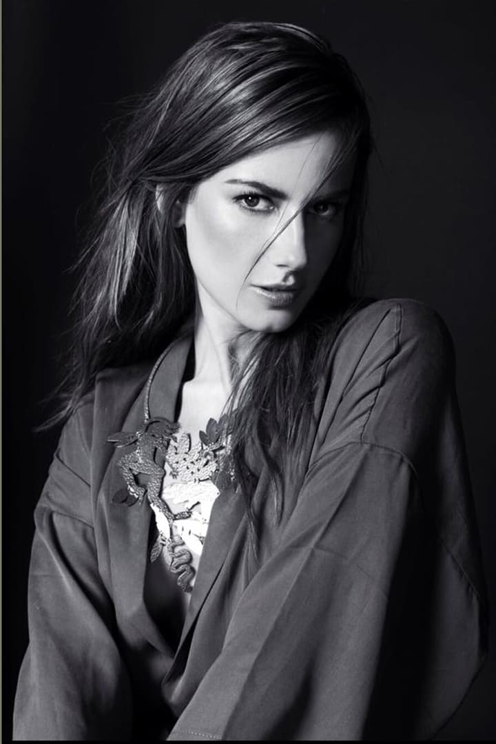 Aquí también tenemos a una de las villanas más sexys aunque ahora la veremos como una dulce mujer en "Pasión y Poder".