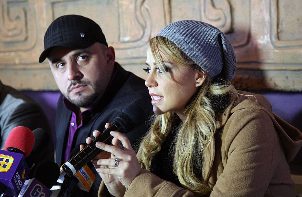 “Hicimos un plan con
<b>Juan</b>, de yo tener a Jenni y él a Chiquis y juntarlas, pero no se pudo y mi hermana murió distanciada de su hija”, recordó
<b>Rosie</b> en la misma entrevista ya citada.