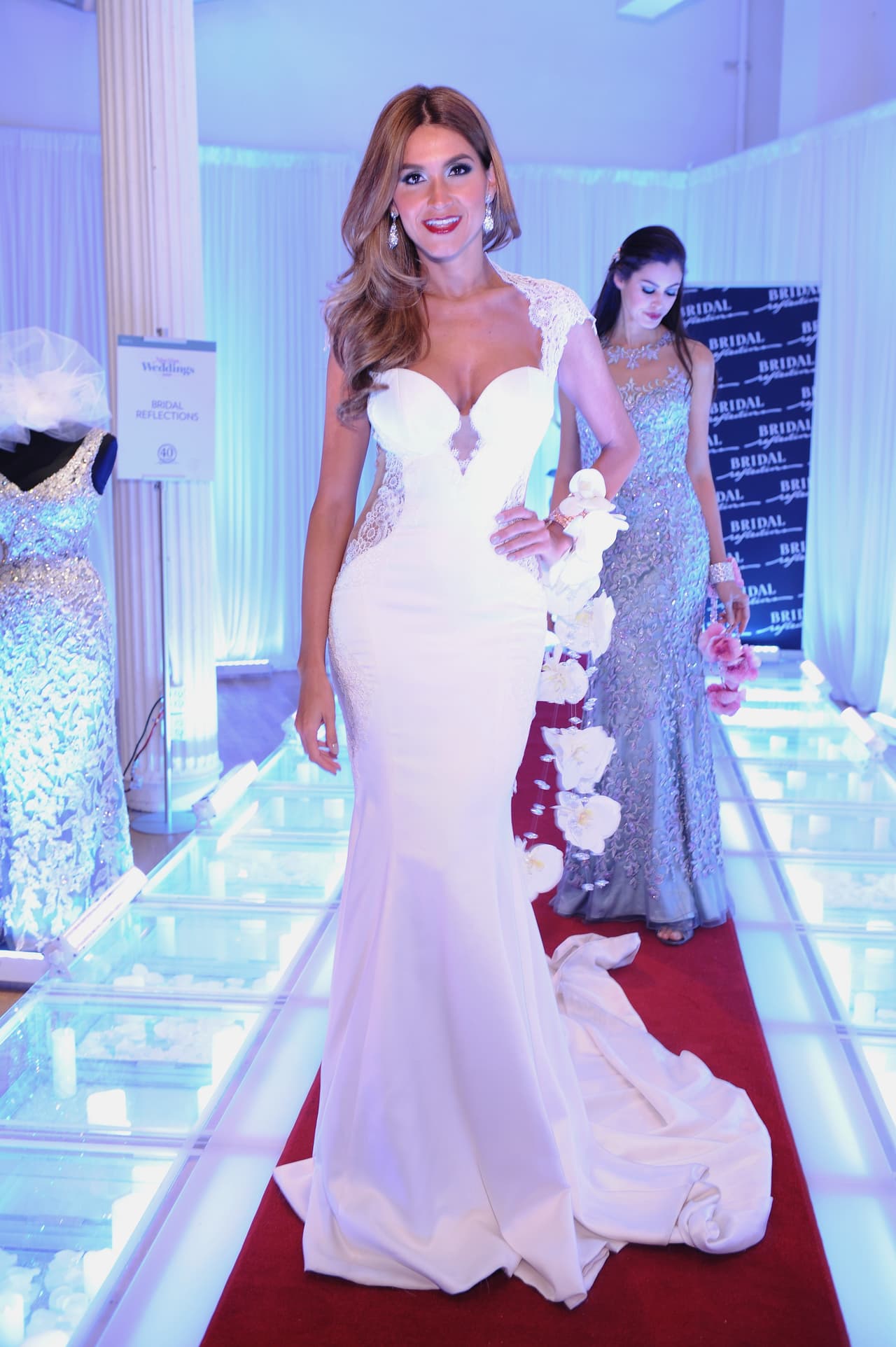 Los escotes pronunciados están de moda el año que llega. ¡Sólo para las más audaces!