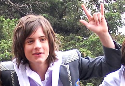 A Jesús Zavala le correspondió interpretar el papel de Roger Hinojosa.