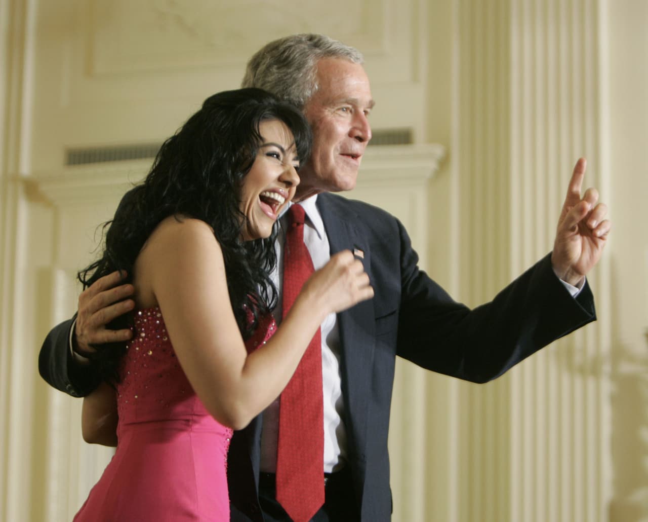 La cantante mexicana Graciela Beltrán, invitada especial de George W. Bush para la celebración del 5 de mayo de 2006.
<br>